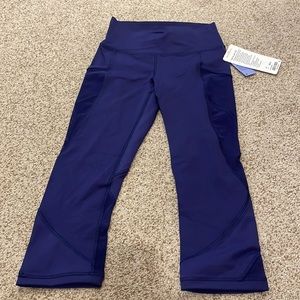 Ladies Lululemon fast as crop leggings size 4.